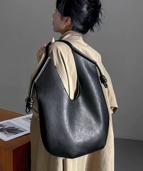 folka(フォルカ)の「3C22 大容量 アーバンシック PUレザートート(トートバッグ・レディース・ブラウン/ブラック・ONESIZE)」の3枚目の写真