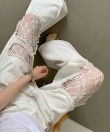 レディースのデニムパンツ（ホワイト/白色系・フレア・ブーツ