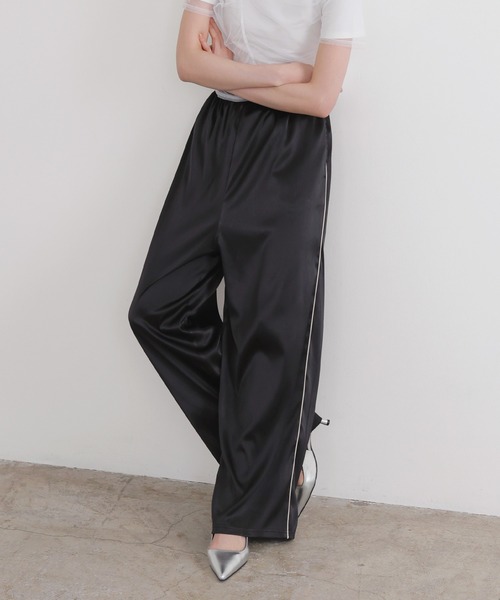 LIAN（リアン）の「サイドラインサテンイージーパンツ（その他パンツ・レディース・アイボリー/ピンク/グレー/ブラック・FREE）」の9枚目の写真