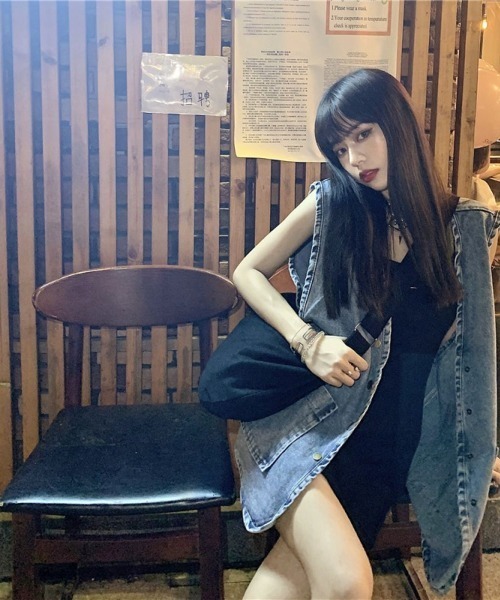 LETee(レティー)の「ワンウォッシュ デニムジレ(その他アウター・レディース・ブルー・FREE)」の2枚目の写真