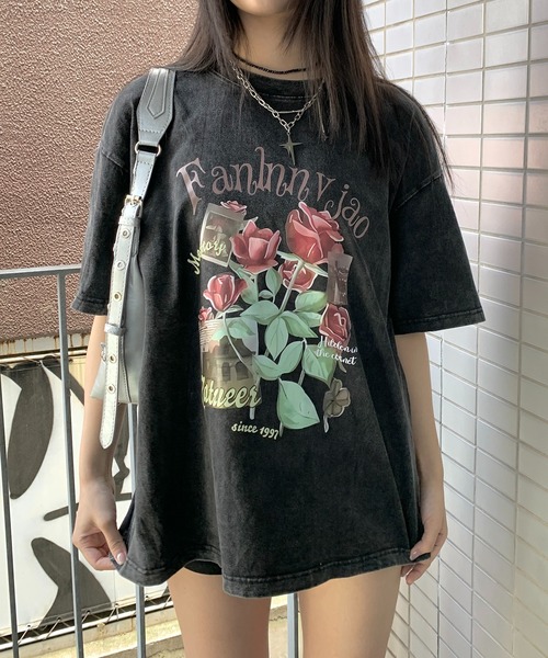lilful(リルフル)の「花柄プリント ウォッシュデザイン カジュアルTシャツ(Tシャツ/カットソー・レディース・ブラック系その他・S/M)」の7枚目の写真