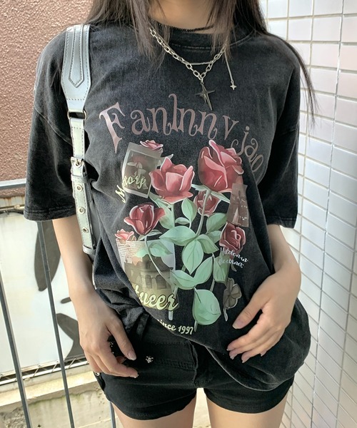 lilful(リルフル)の「花柄プリント ウォッシュデザイン カジュアルTシャツ(Tシャツ/カットソー・レディース・ブラック系その他・S/M)」の9枚目の写真