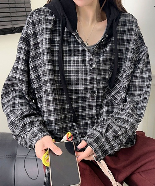 aimoha(アイモハ)の「チェック柄フーディシャツ(パーカー・レディース・ブラック/チョコ・FREE)」の7枚目の写真