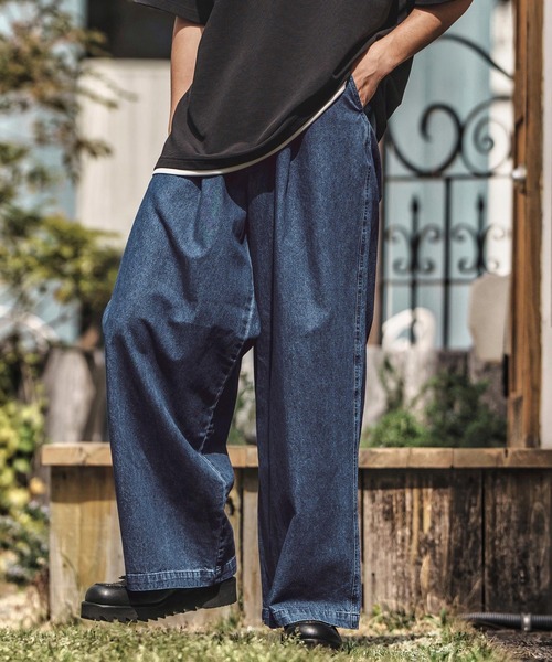 CAMBIO(カンビオ)の「mp13567- タック入りワイドデニムパンツ(デニムパンツ・メンズ・ブラック/ネイビー・M/L/XL)」の4枚目の写真
