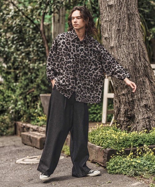 CAMBIO(カンビオ)の「mp13567- タック入りワイドデニムパンツ(デニムパンツ・メンズ・ブラック/ネイビー・M/L/XL)」の14枚目の写真