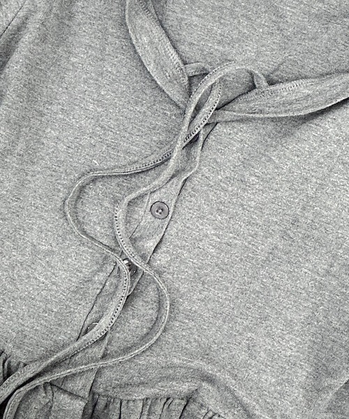 VIBGYOR(ヴィブジョー)の「フリルティアード ロングカットカーディガン 長袖 カットソー長袖(CZ)(カーディガン/ボレロ・レディース・ホワイト/ブラック/チャコール・FREE)」の15枚目の写真