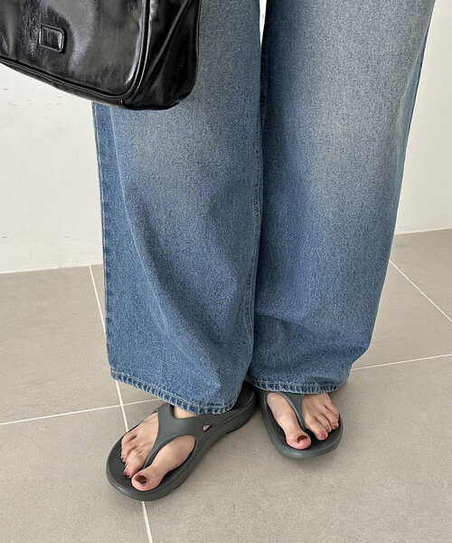 DISCOAT（ディスコート）の「EVAトングサンダル（サンダル・レディース・アイボリー/グレー/ブラック・MEDIUM/LARGE）」の14枚目の写真