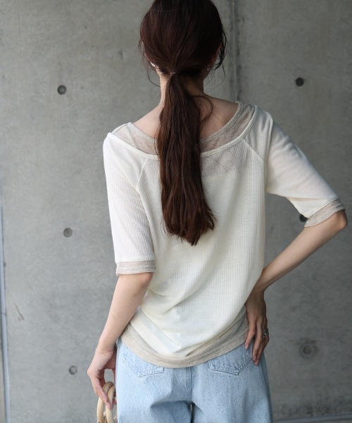 Bab（バブ）の「前後2WAYレイヤードオフショル風カットトップス（Tシャツ/カットソー・レディース・ライトグレー/アイボリー/チャコールグレー・FREE）」の10枚目の写真
