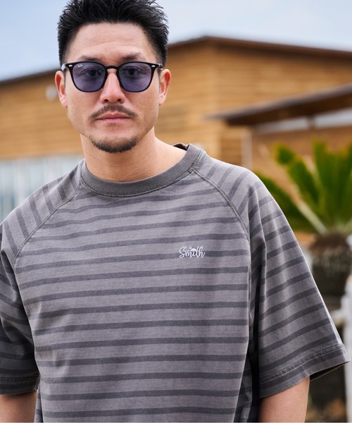 Sunny Smith(サニースミス)の「【SUNNY SMITH】ボーダーオーバーダイ ラグランロゴ刺繍Tシャツ(CP)(Tシャツ/カットソー・メンズ・スモーク/ベージュ/オリーブ・M/L)」の18枚目の写真