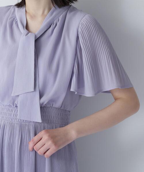 NATURAL BEAUTY BASIC（ナチュラルビューティーベーシック）の「◇楊柳ボウタイワンピース（ワンピース・レディース・ブルー/ブラウン/ベージュ・SMALL/MEDIUM）」の4枚目の写真