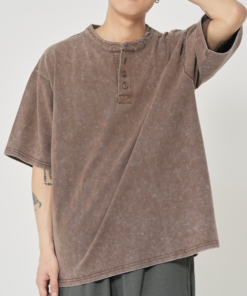 ROUGH TRADE(ラフトレード)の「USAコットン スノーウォッシュヘンリーネックTEE(M1)(Tシャツ/カットソー・メンズ・アイボリー/チャコールグレー/ブラウン・X-LARGE/LARGE/MEDIUM)」の3枚目の写真