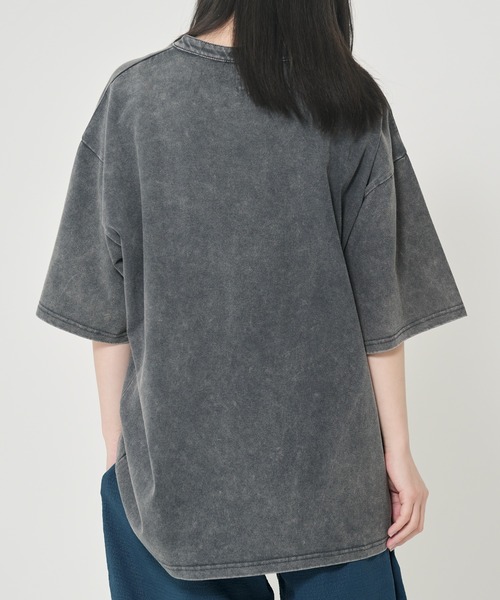 ROUGH TRADE(ラフトレード)の「USAコットン スノーウォッシュヘンリーネックTEE(M1)(Tシャツ/カットソー・メンズ・アイボリー/チャコールグレー/ブラウン・X-LARGE/LARGE/MEDIUM)」の9枚目の写真