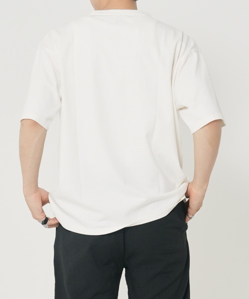 ROUGH TRADE(ラフトレード)の「USAコットン スノーウォッシュヘンリーネックTEE(M1)(Tシャツ/カットソー・メンズ・アイボリー/チャコールグレー/ブラウン・X-LARGE/LARGE/MEDIUM)」の6枚目の写真