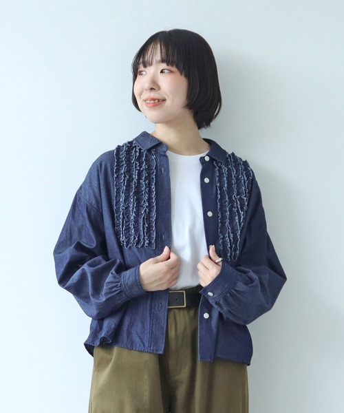 PAR ICI(パーリッシィ)の「ライトオンスデニム たっぷりフリルブラウス(シャツ/ブラウス・レディース・ネイビー/サックスブルー・FREE)」の16枚目の写真