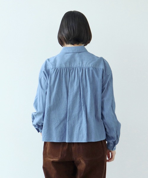 PAR ICI(パーリッシィ)の「ライトオンスデニム たっぷりフリルブラウス(シャツ/ブラウス・レディース・ネイビー/サックスブルー・FREE)」の8枚目の写真