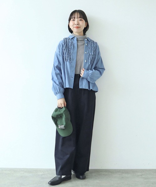 PAR ICI(パーリッシィ)の「ライトオンスデニム たっぷりフリルブラウス(シャツ/ブラウス・レディース・ネイビー/サックスブルー・FREE)」の4枚目の写真