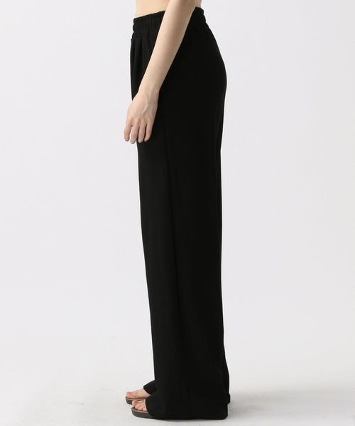 FOREVER 21（フォーエバー トゥエンティーワン）の「【2025SS】オフショルトップス＆パンツセットアップ（セットアップ・レディース・グレー/ブラック・FREE）」の21枚目の写真