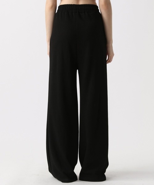 FOREVER 21（フォーエバー トゥエンティーワン）の「【2025SS】オフショルトップス＆パンツセットアップ（セットアップ・レディース・グレー/ブラック・FREE）」の22枚目の写真