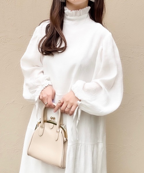 merrylatte(メリーラテ)の「低身長OK!フリルネックロングワンピース(ワンピース・レディース・ホワイト・MEDIUM)」の3枚目の写真