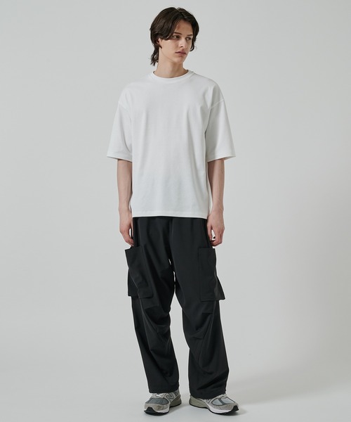 STUDIOUS（ステュディオス）の「【STUDIOUS】HIGH TWIST RELAX FIT TEE（Tシャツ/カットソー・メンズ・ホワイト/ブラック・1/2）」の5枚目の写真