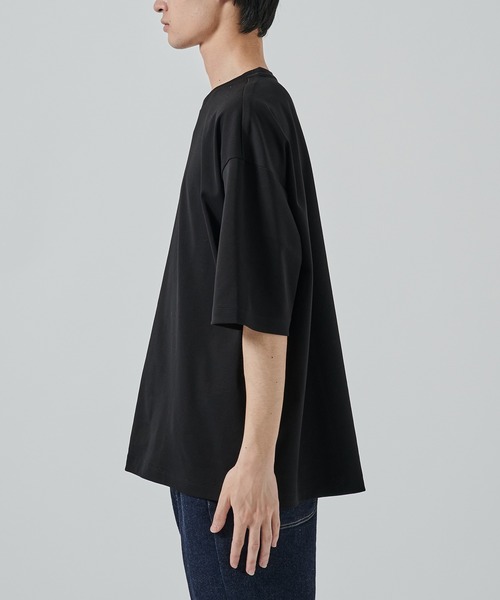 STUDIOUS（ステュディオス）の「【STUDIOUS】HIGH TWIST RELAX FIT TEE（Tシャツ/カットソー・メンズ・ホワイト/ブラック・1/2）」の8枚目の写真