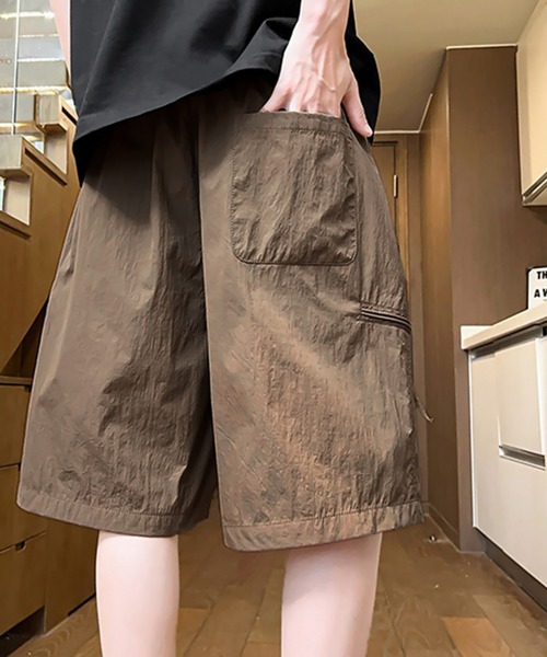 TOBEE(トゥビー)の「【TOBEE】ワイドカーゴハーフパンツ ショートパンツ ナイロンショーツ(カーゴパンツ・メンズ・ブラック/パープル/ブラウン・MEDIUM/X-LARGE/LARGE)」の5枚目の写真