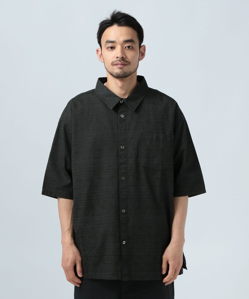 Ocean Pacific(オーシャンパシフィック)の「【Ocean Pacific(オーシャンパシフィック)】別注トライバルプリントシャツ(シャツ/ブラウス・メンズ・ブラック・MEDIUM/LARGE)」の5枚目の写真