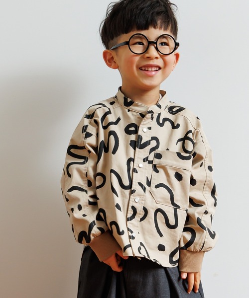 MAKE YOUR DAY（メイクユアデイ）の「総柄バンドカラー長袖シャツ■80～140cm（シャツ/ブラウス・キッズ・ブラック/オリーブ/アイボリー/ベージュ・110/100/90/80/120/130/140）」の2枚目の写真