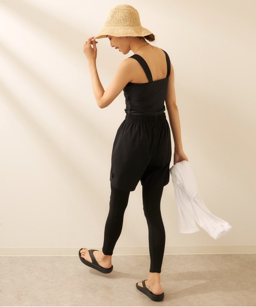 FILA(フィラ)の「ラッシュガード付き 4点セット水着 (レギンスタイプ)(水着・レディース・ブラック/ホワイト・MEDIUM/LARGE/X-LARGE/XX-LARGE)」の13枚目の写真