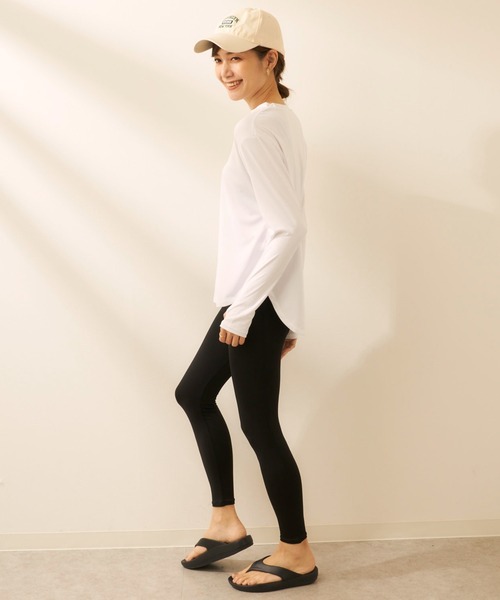 FILA(フィラ)の「ラッシュガード付き 4点セット水着 (レギンスタイプ)(水着・レディース・ブラック/ホワイト・MEDIUM/LARGE/X-LARGE/XX-LARGE)」の9枚目の写真