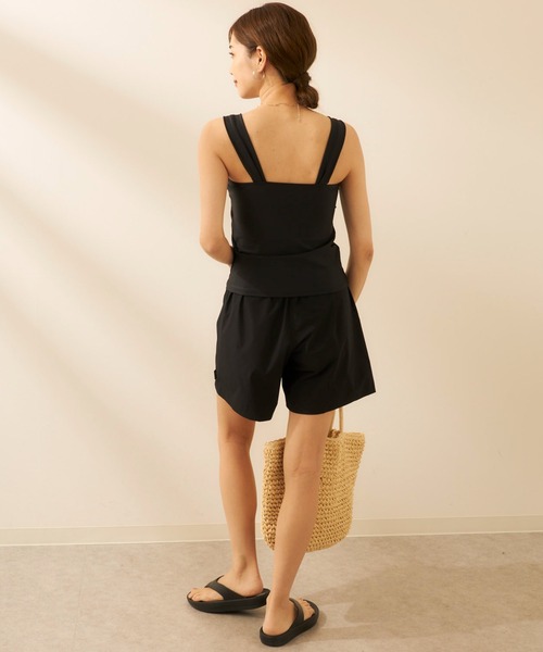 FILA(フィラ)の「ラッシュガード付き 4点セット水着 (レギンスタイプ)(水着・レディース・ブラック/ホワイト・MEDIUM/LARGE/X-LARGE/XX-LARGE)」の19枚目の写真