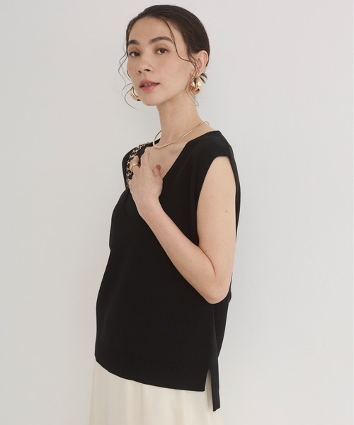 ANGIE（アンジー）の「【セットアップ対応】Vネック ノースリーブ ニット（ベスト・レディース・ブラウン/ベージュ/アイボリー/ブラック・FREE）」の7枚目の写真