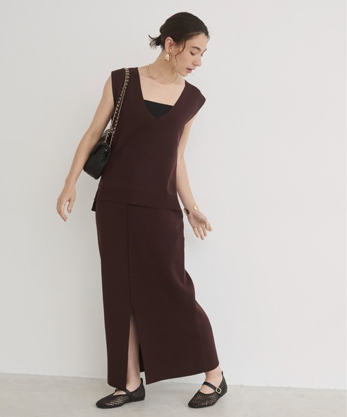 ANGIE（アンジー）の「【セットアップ対応】Vネック ノースリーブ ニット（ベスト・レディース・ブラウン/ベージュ/アイボリー/ブラック・FREE）」の15枚目の写真