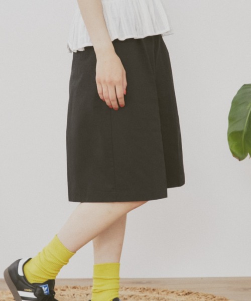 MERLOT（メルロー）の「ワイドハーフチノパンツ（チノパンツ・レディース・ブラック/ベージュ・FREE）」の3枚目の写真