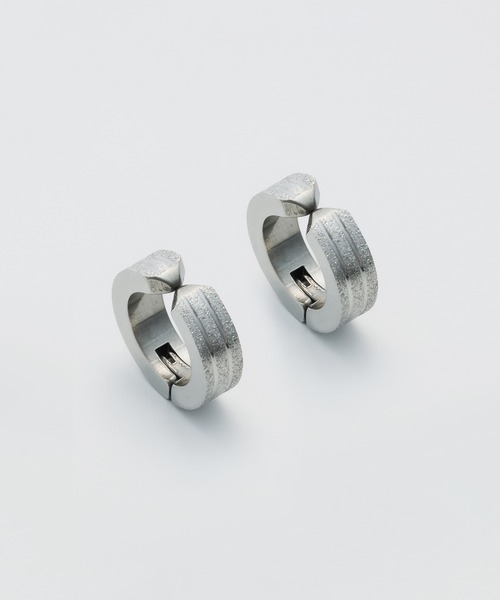 WYZ surgical stainless(ダブリューワイジィーサージカルステンレス)の「【 金属アレルギー対応 】梨地フープイヤリング サージカルステンレス(両耳用)(イヤリング・メンズ・シルバー/ゴールド/ブラック・FREE)」の11枚目の写真