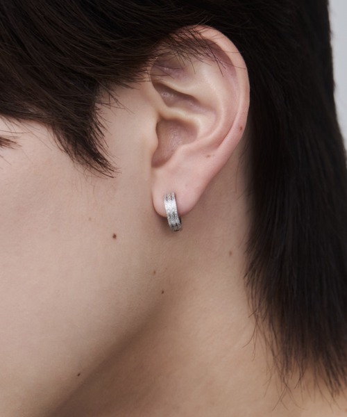 WYZ surgical stainless(ダブリューワイジィーサージカルステンレス)の「【 金属アレルギー対応 】梨地フープイヤリング サージカルステンレス(両耳用)(イヤリング・メンズ・シルバー/ゴールド/ブラック・FREE)」の12枚目の写真