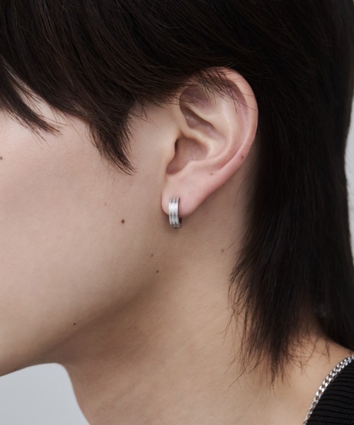 WYZ surgical stainless(ダブリューワイジィーサージカルステンレス)の「【 金属アレルギー対応 】梨地フープイヤリング サージカルステンレス(両耳用)(イヤリング・メンズ・シルバー/ゴールド/ブラック・FREE)」の16枚目の写真