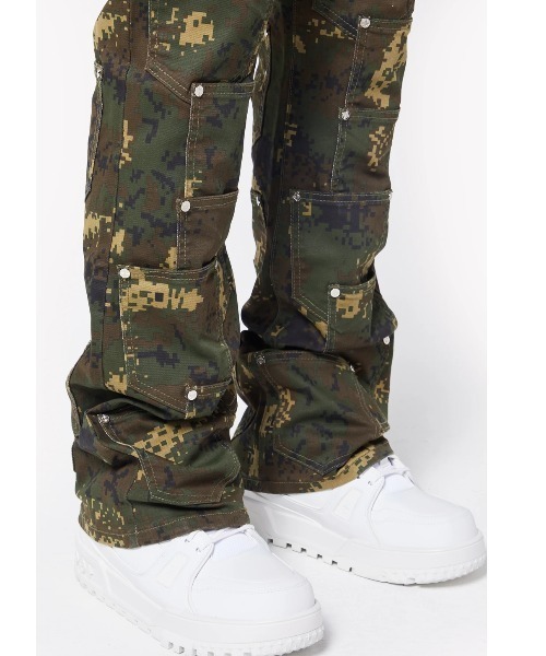 L.H.P(エルエイチピー)の「GUAPI/グアピ/Camo Pockets Flared Denim(デニムパンツ・メンズ・その他2・32/34/28)」の5枚目の写真