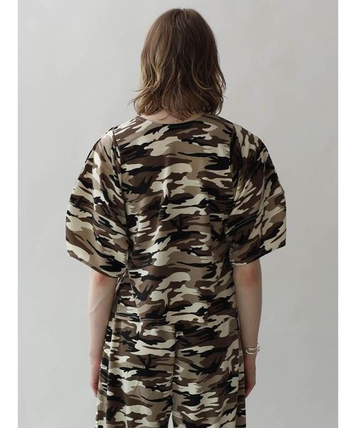 :ETHROF(イーサオブ)の「CAMOUFLAGE FRONT CURVE TOPS(Tシャツ/カットソー・レディース・ベージュ系/オリーブ・FREE)」の20枚目の写真