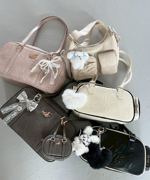 one after another NICE CLAUP(ワンアフターアナザーナイスクラップ)の「ロゴボストンバッグ(ショルダーバッグ・レディース・ブラック/ピンク/アイボリー・FREE)」の16枚目の写真