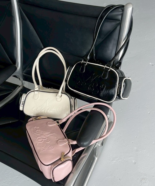 one after another NICE CLAUP(ワンアフターアナザーナイスクラップ)の「ロゴボストンバッグ(ショルダーバッグ・レディース・ブラック/ピンク/アイボリー・FREE)」の19枚目の写真