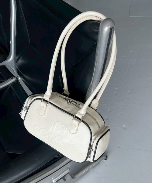 one after another NICE CLAUP(ワンアフターアナザーナイスクラップ)の「ロゴボストンバッグ(ショルダーバッグ・レディース・ブラック/ピンク/アイボリー・FREE)」の20枚目の写真