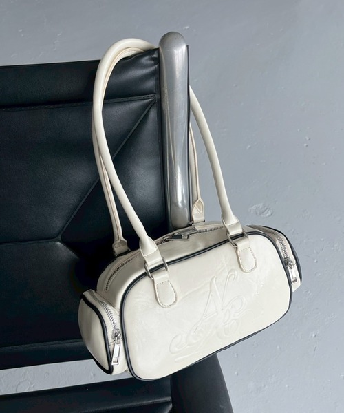 one after another NICE CLAUP(ワンアフターアナザーナイスクラップ)の「ロゴボストンバッグ(ショルダーバッグ・レディース・ブラック/ピンク/アイボリー・FREE)」の21枚目の写真