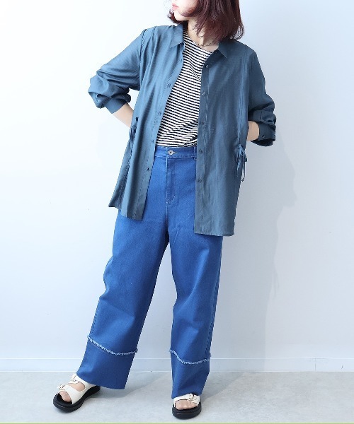 leswel(レスウェル)の「【L~5L 大きいサイズ】ポプリンフロントリボンシャツ(シャツ/ブラウス・レディース・チャコールグレー/クリーム/ブルー・L/LL/3L/4L/5L)」の4枚目の写真