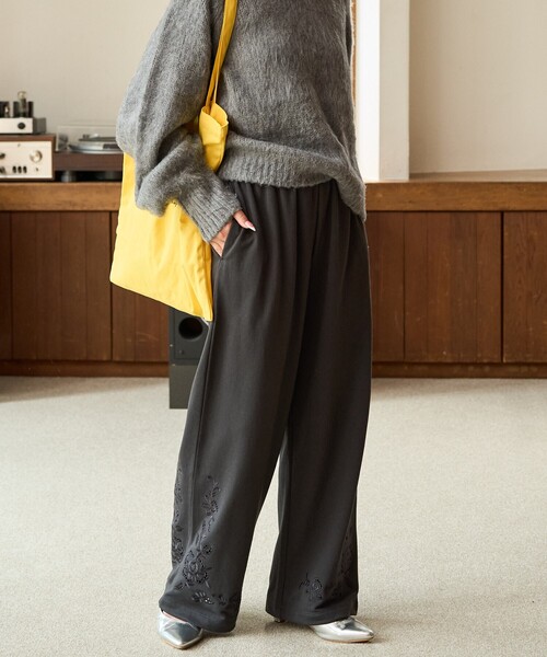 セール】限定展開 フラワー カットワーク 刺繍 裏毛 ルーズ スウェット