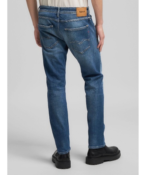 REPLAY(リプレイ)の「AGED 10 YEARS レギュラースリム WILLBI オーガニックコットンデニム(デニムパンツ・メンズ・ブルー・W28xL32/W36xL32/W34xL32/W33xL32/W31xL32/W30xL32/W29xL32/W32xL32)」の2枚目の写真