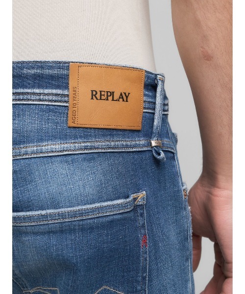 REPLAY(リプレイ)の「AGED 10 YEARS レギュラースリム WILLBI オーガニックコットンデニム(デニムパンツ・メンズ・ブルー・W28xL32/W36xL32/W34xL32/W33xL32/W31xL32/W30xL32/W29xL32/W32xL32)」の3枚目の写真