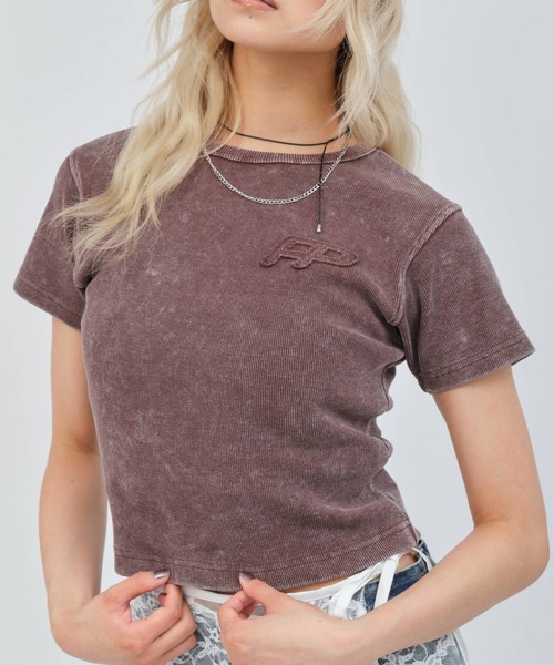 atmos pink(アトモスピンク)の「atmos pink Pigment T-shirt / アトモス ピンク ピグメント ティーシャツ(Tシャツ/カットソー・レディース・チャコール/ブラウン・M/S)」の2枚目の写真