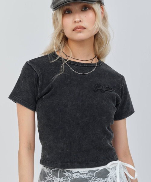 atmos pink(アトモスピンク)の「atmos pink Pigment T-shirt / アトモス ピンク ピグメント ティーシャツ(Tシャツ/カットソー・レディース・チャコール/ブラウン・M/S)」の1枚目の写真