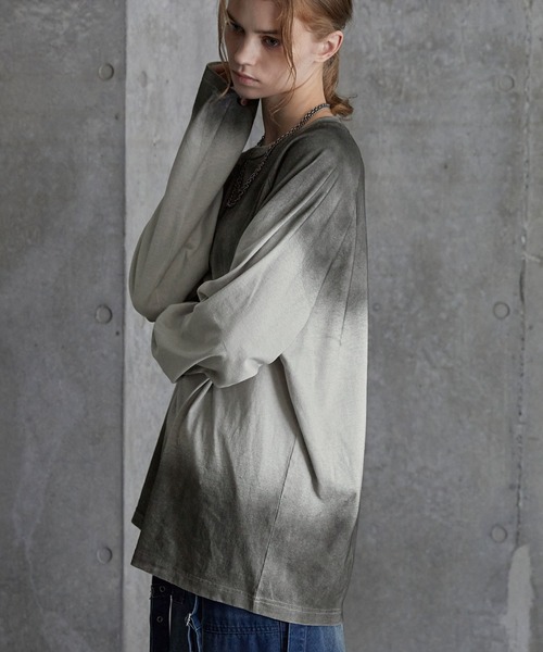 SERACE（セラス）の「【SERACE】Vintage design loose gradation long tee / ヴィンテージデザインルーズグラデーションロンT（Tシャツ/カットソー・メンズ・ライトグレー/ネイビー系/ブラック/ブラウン・S/L/M）」の5枚目の写真